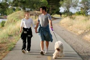 Kod čestih bolova u donjem dijelu leđa, zamijenite aktivnim sportskim aktivnostima, šetnjama na svježem zraku
